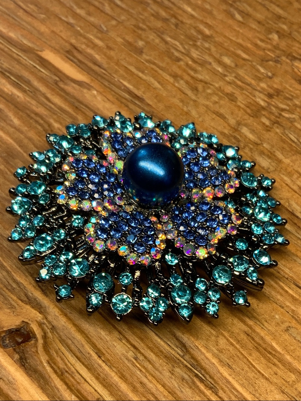 Flower Floral Blue and Teal Radiant Crystal Faux Pearl Brooch - Picture 3 of 6